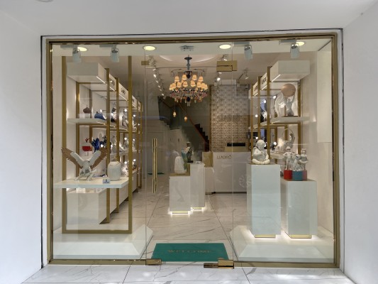 Lladró abre su primera tienda propia en Vietnam y elige la capital del país asiático