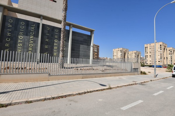 La Generalitat ultima una promoción con 50 viviendas de alquiler junto al barrio Miguel Hernández de Alicante