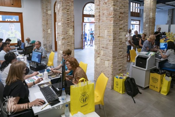 El Villarreal anuncia que ya suma 16.000 abonados
