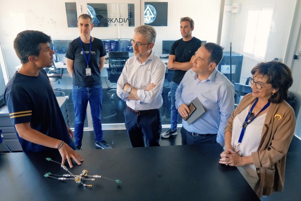 El Consell se interesa por el proyecto de Arkadia Space en el aeropuerto de Castellón