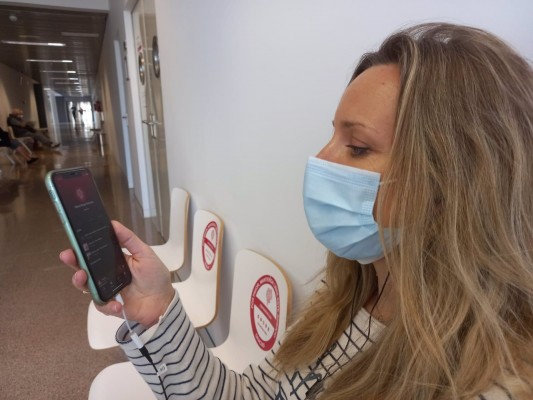 Profesionales de Ribera recomiendan la músicoterapia para reducir el dolor en pacientes