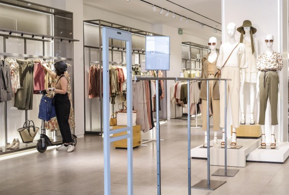 El comercio recibe el plan de ahorro entre reclamaciones de 