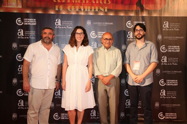 Los cortos 'Phonorama' y 'Todo me pasa a mí' triunfan en la gran noche del cine de Crevillent