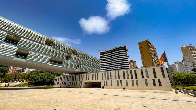 Benidorm aprueba ‘Benidorm TIC’ para más de 100 cursos gratis de nuevas tecnologías