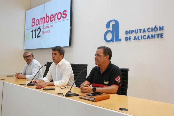 La Diputación de Alicante incorpora 30 bomberos en el operativo contra los incendios