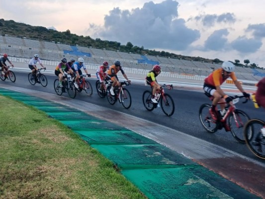 24 horas a ritmo de récord en solitario y por equipos en el Circuit