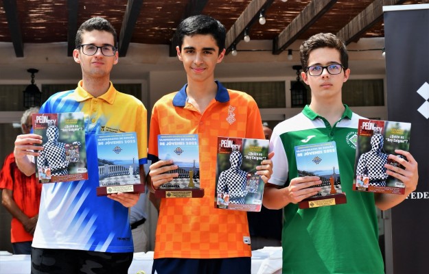 El ajedrecista valenciano, Diego Macías, doble campeón de España de Ajedrez SUB-16 tras imponerse hoy en modalidad de partidas rápid