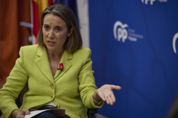 Cuca Gamarra da por hecho que el impuesto a bancos y energéticas repercutirá en los clientes