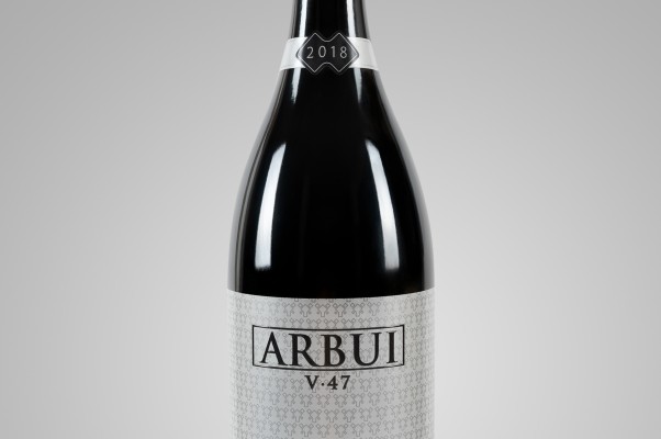 Lobos Soluciones Gráficas conjuga tradición y vanguardia en la nueva imagen de los vinos Arbui 