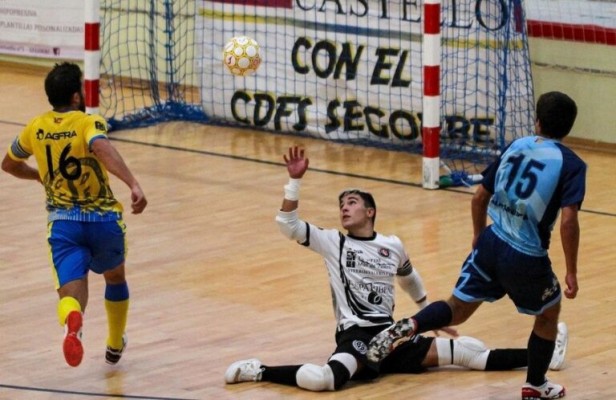 El segorbino Iván Bolós da el salto a Segunda División con el Bisontes Castellón