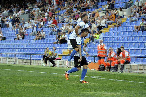 Javi Flores se ha perdido más de la mitad de los minutos disputados en liga