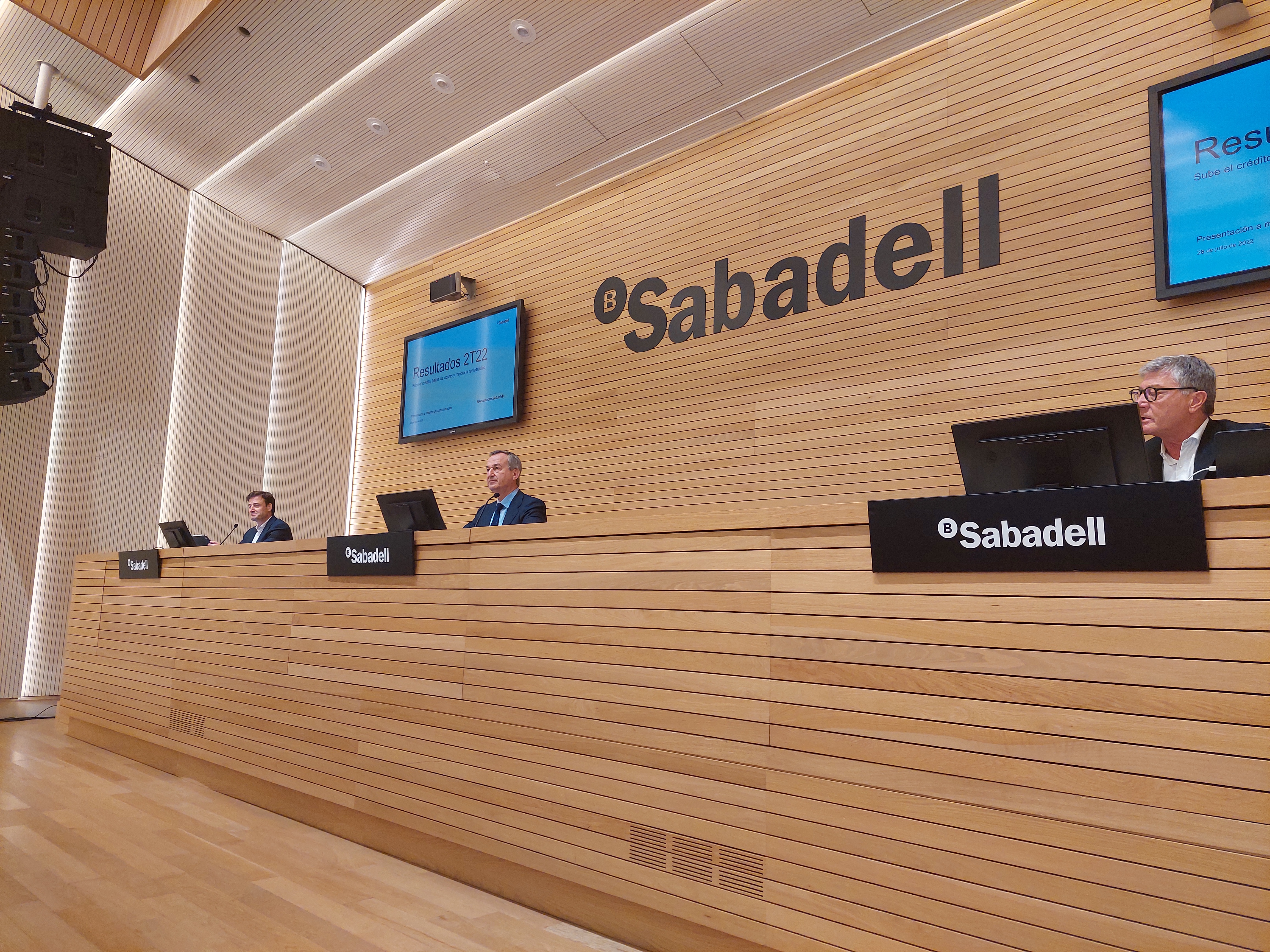 Un momento de la presentación de resultados del segundo trimestre de 2022 del Banco Sabadell - 