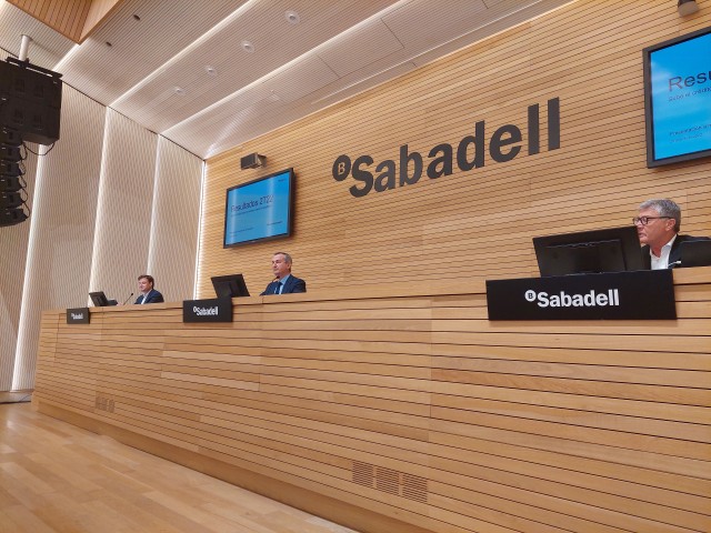 El Sabadell avisa que el impuesto afecta a pequeños ahorradores y que su carga impositiva ya es alta 
