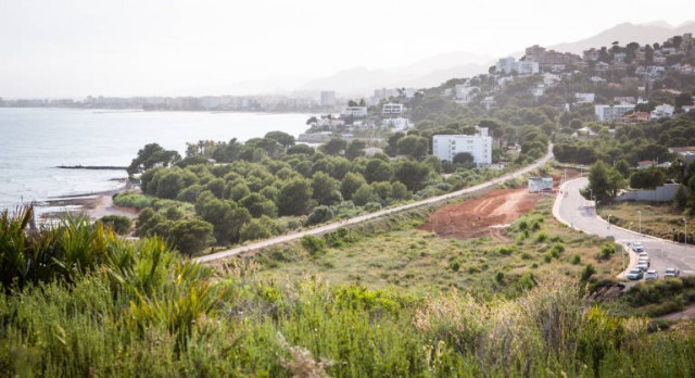 Costa Bellver tramita dos chiringuitos en Platgetes y la Renegà, junto al polémico centro marino 