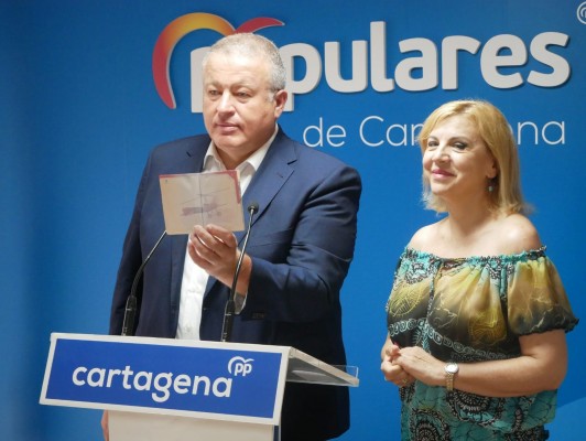 El PP regional contraataca para salvar el nombre de Juan de la Cierva en el aeropuerto de Corvera