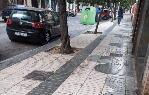 Oleada de críticas vecinales por la falta de limpieza en las calles de Cartagena: 