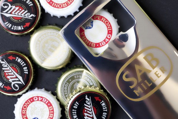 Los consejos de AB InBev y SABMiller aprueban la fusión por 100.000 millones de euros