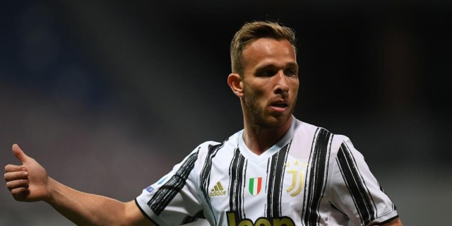 Corriere dello Sport: La Juventus solo tiene la oferta del Valencia por Arthur
