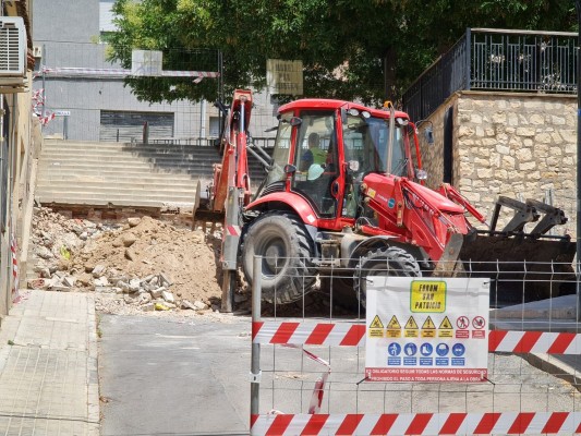 Elda inicia los trabajos de remodelación de las plazas del Matadero y Santiago 