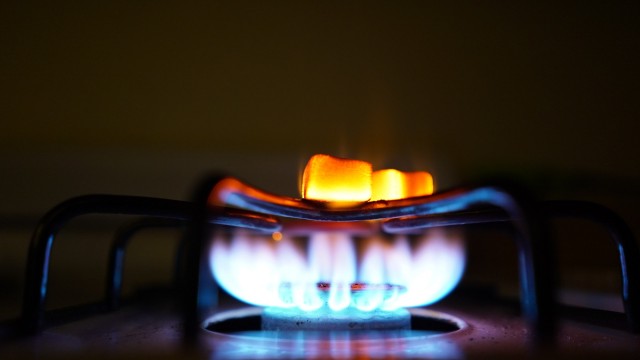 España pone sobre la mesa sus reservas de gas licuado para evitar la reducción al consumo 