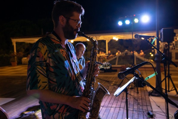 El Jazz Bajo las Estrellas de Palasiet trae este viernes al saxofonista Víctor Jiménez