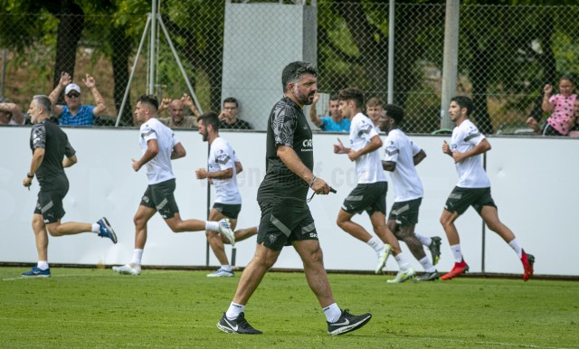 El Valencia vuelve al trabajo con la única ausencia de Maxi Gómez
