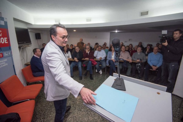 Sanguino resistirá hasta el final sin dimitir: este es el enredo en el que queda el PSOE de Alicante