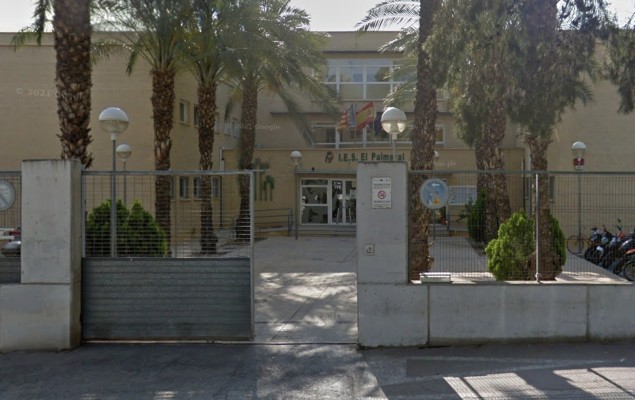 El Consejo Escolar revoca al equipo directivo del IES El Palmeral de Orihuela 