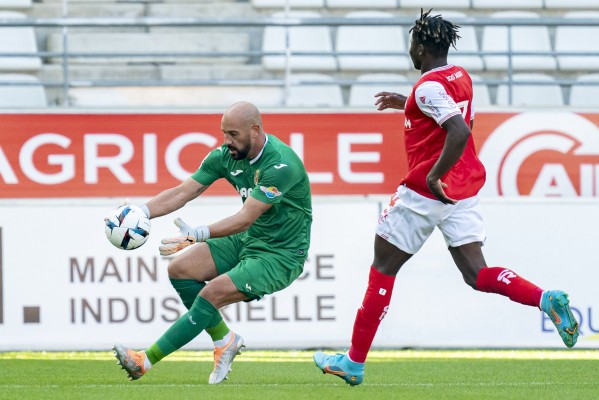 Reina prolonga la buena dinámica del Villarreal en la pretemporada