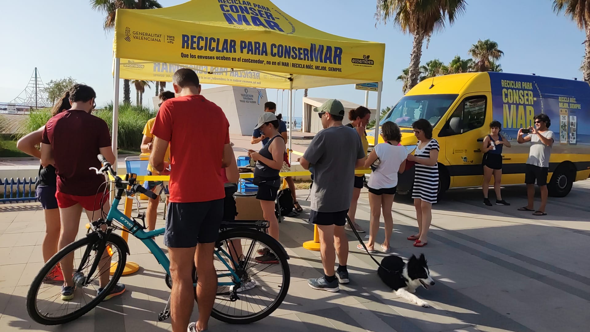 Benicàssim fomenta la recogida de residuos generados en las playas con una campaña