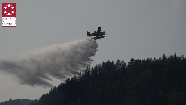 Declarado un incendio en Fuentes de Ayódar con riesgo de afectar a bienes no forestales