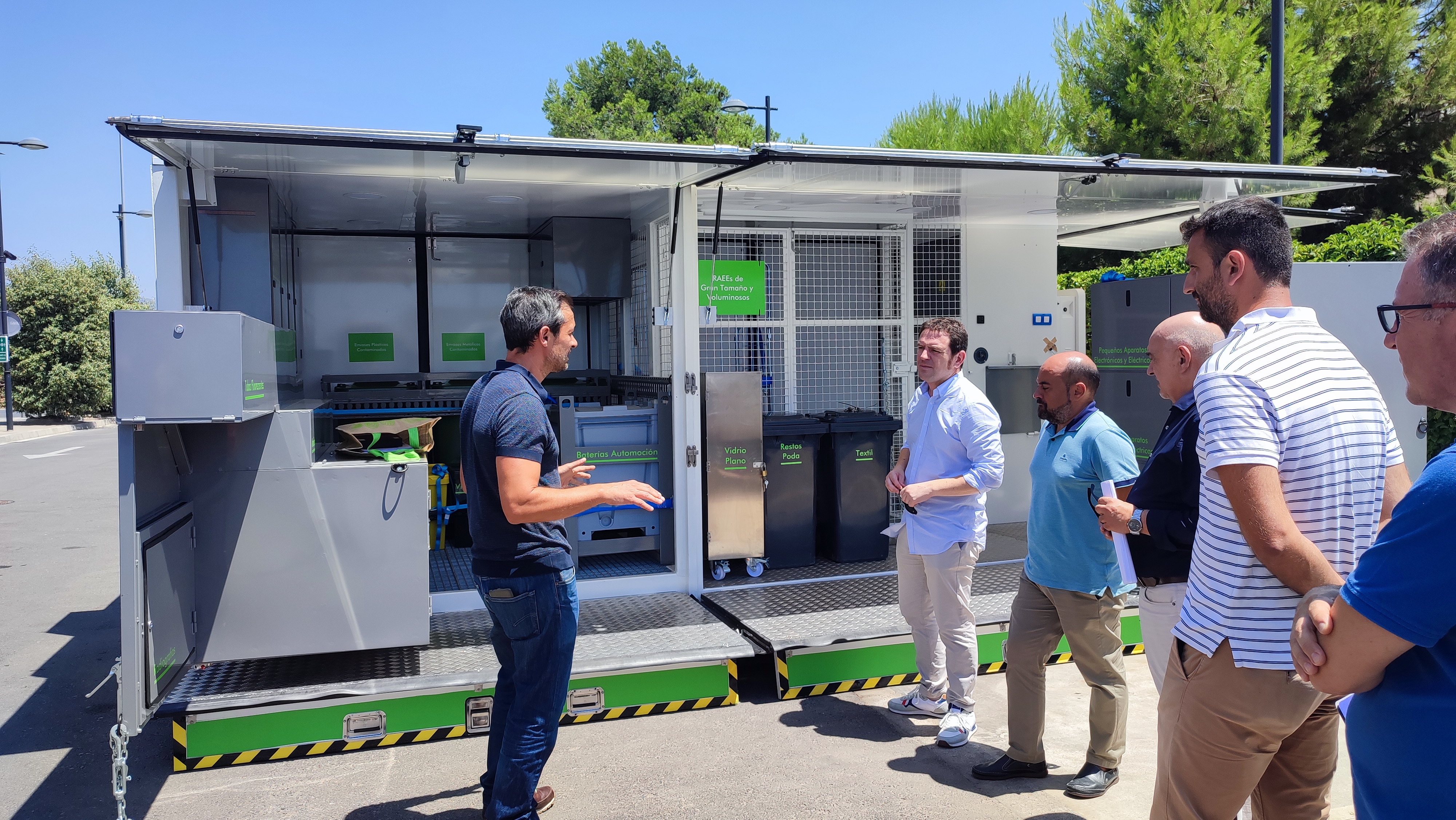 Castelló ampliarà horaris i rutes dels ecoparcs mòbils a partir de septembre