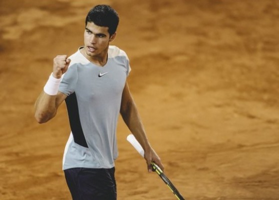 Un inapelable Alcaraz pasa por encima de Khachanov para ser semifinalista en Hamburgo