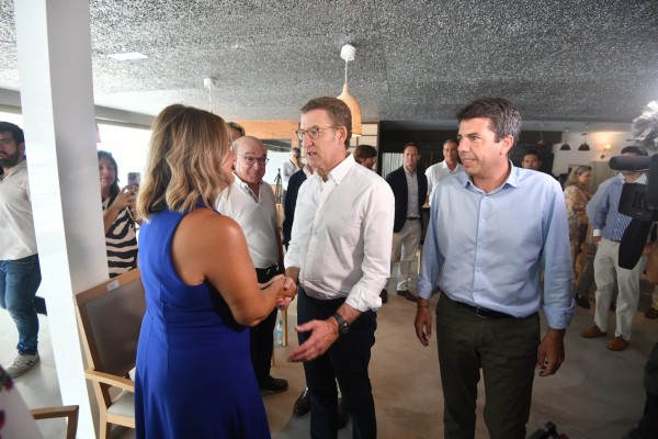 Feijóo propone en Benidorm un PERTE turístico y un plan Renove de hoteles para impulsar el sector