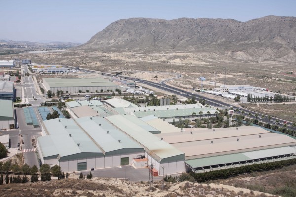 Alicante ganará suelo industrial en los polígonos y en el eje de la avenida de la Universidad