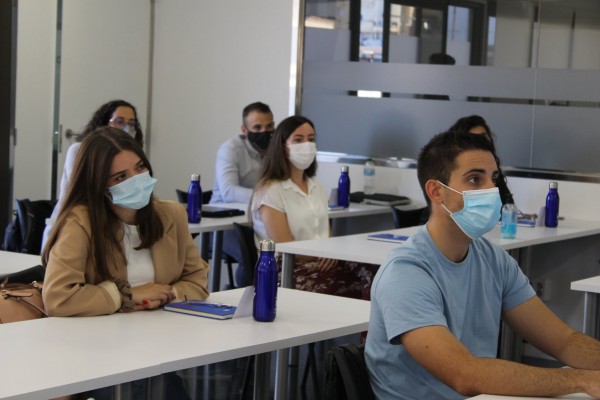 IEM Business School lanza cinco dobles titulaciones en máster sobre 'marketing' y negocio