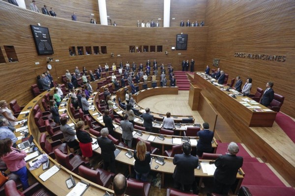 Les Corts piden suspender la entrada en vigor de la ley de enjuiciamiento