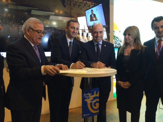 Las 'rencillas' entre Generalitat y Diputación de Alicante descolocan a los municipios en Fitur