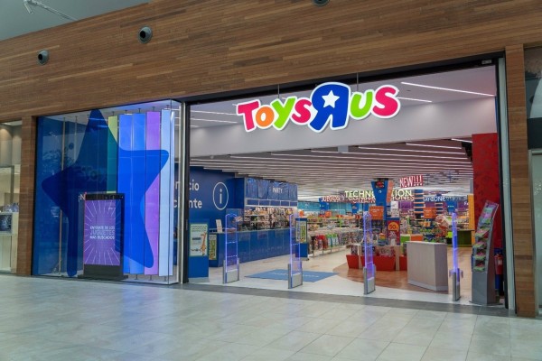 El dueño de Prénatal compra Toys R Us Iberia y asegura su continuidad