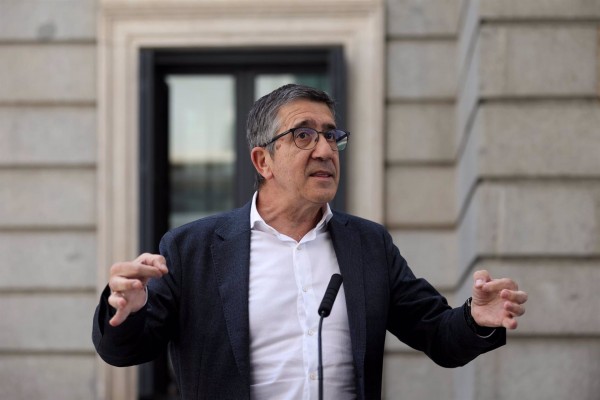 Patxi López releva a Héctor Gómez y será el nuevo portavoz del PSOE en el Congreso