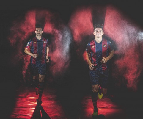 El Levante UD y Macron presentan la primera equipación que homenajea el primer ascenso a Primera
