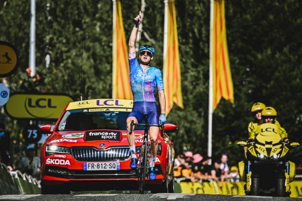 Houle gana y Vingegaard neutraliza a Pogacar en el debut de los Pirineos