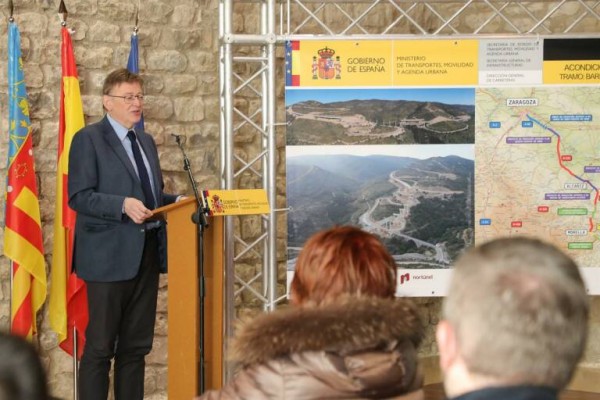 Pedro Sánchez y Ximo Puig inauguran el nuevo trazado de la N-232 en el puerto de Querol