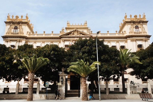 Hacienda retira a Saba el contrato para las plazas de aparcamiento de la Diputación