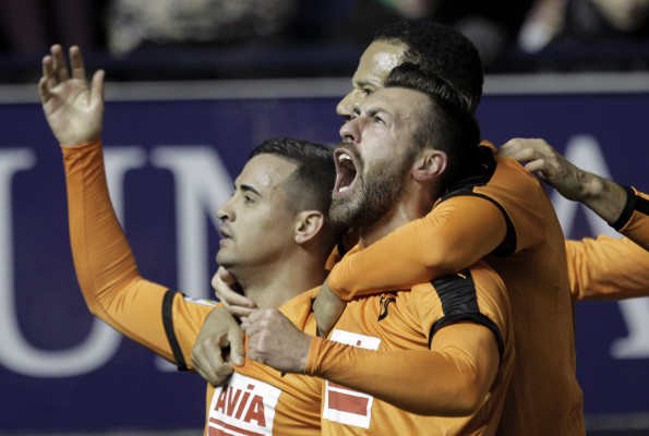 El Eibar se acerca a cuartos con un contundente triunfo en Pamplona 