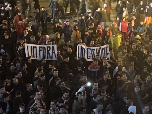 Mestalla explota ante la situación del equipo