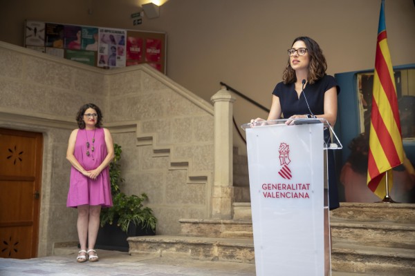 El dilema de Aitana Mas: exprimir un perfil propio o seguir la estela de Oltra