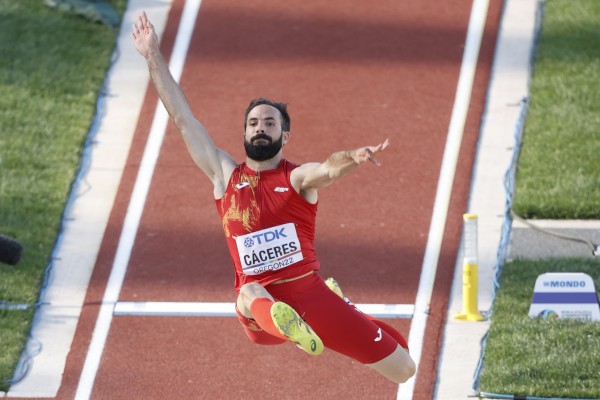 Eusebio Cáceres peleará por las medallas en longitud
