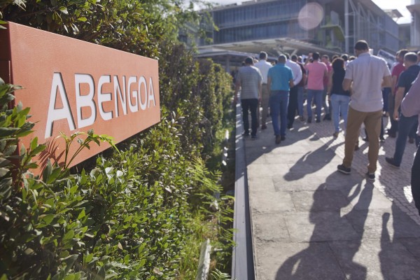 Cinco comités de Abengoa piden financiación y la suspensión de embargos para mantener empleo