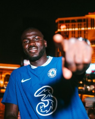 Kalidou Koulibaly, segundo fichaje del Chelsea para la próxima temporada